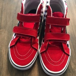 Boys Skater Sneaker size 4 brand new